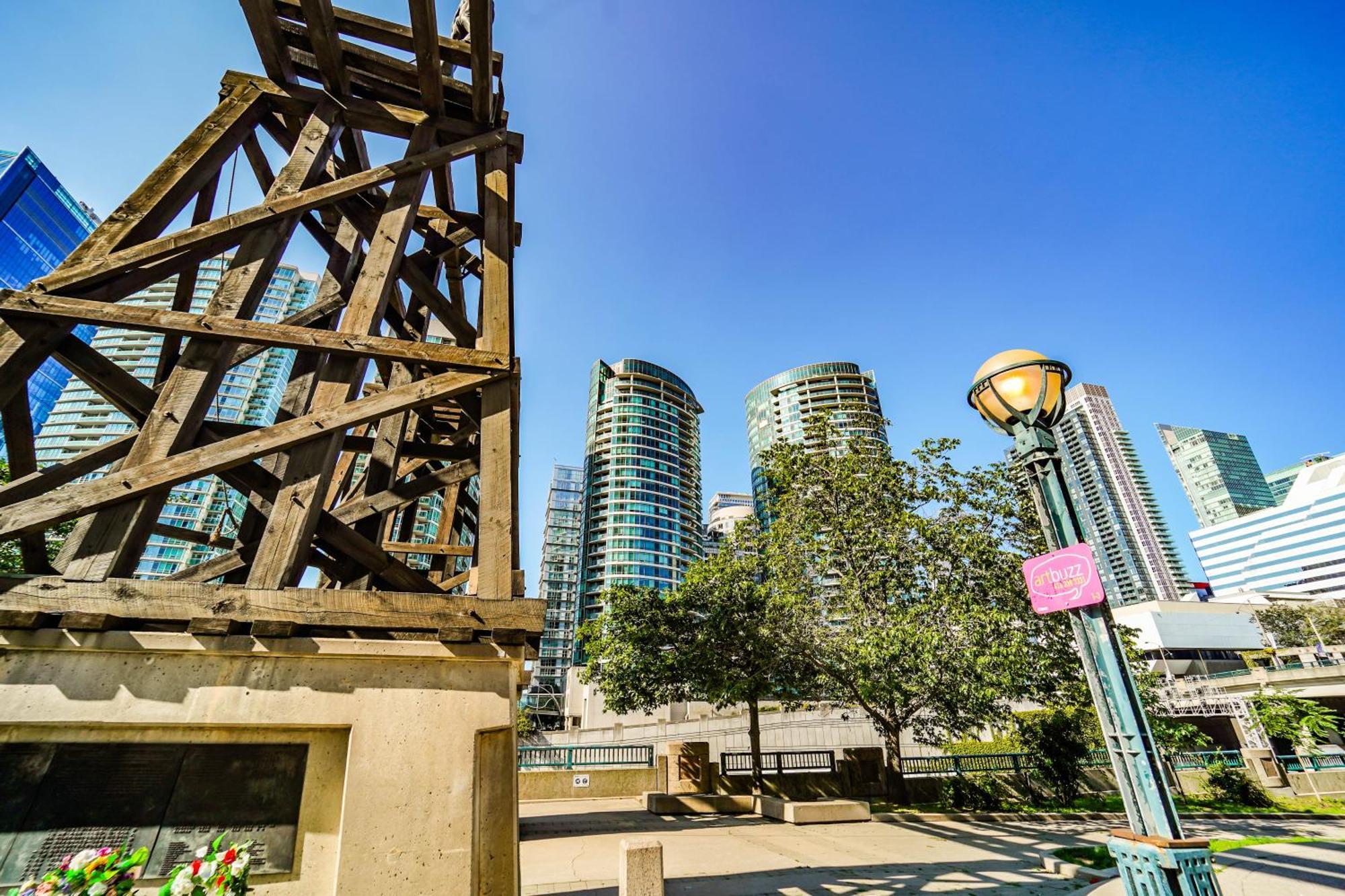 Chol Furnished Suites Heart Of Downtown Toronto, 2 Beds, Free Parking, Cn Tower View Dış mekan fotoğraf