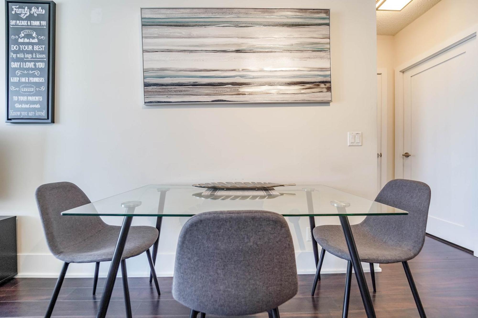 Chol Furnished Suites Heart Of Downtown Toronto, 2 Beds, Free Parking, Cn Tower View Dış mekan fotoğraf