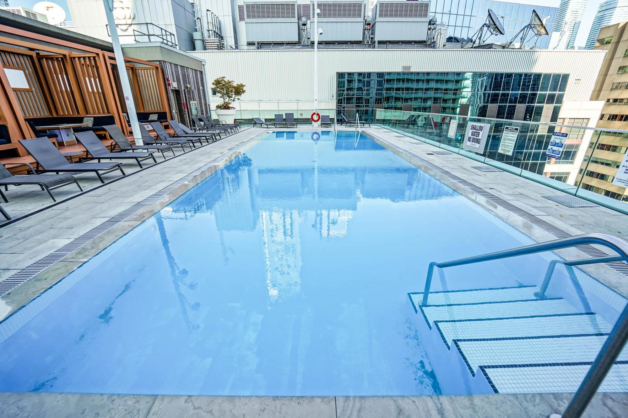Chol Furnished Suites Heart Of Downtown Toronto, 2 Beds, Free Parking, Cn Tower View Dış mekan fotoğraf