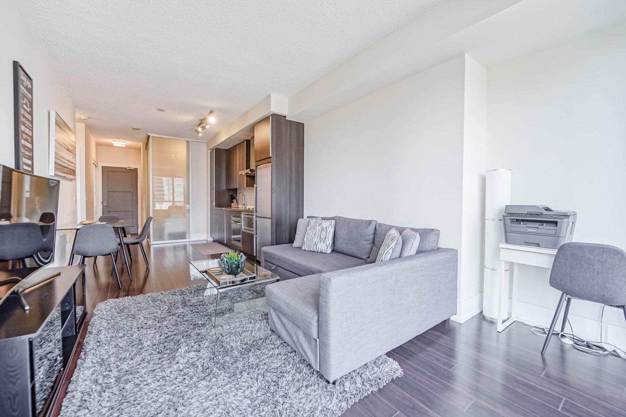 Chol Furnished Suites Heart Of Downtown Toronto, 2 Beds, Free Parking, Cn Tower View Dış mekan fotoğraf