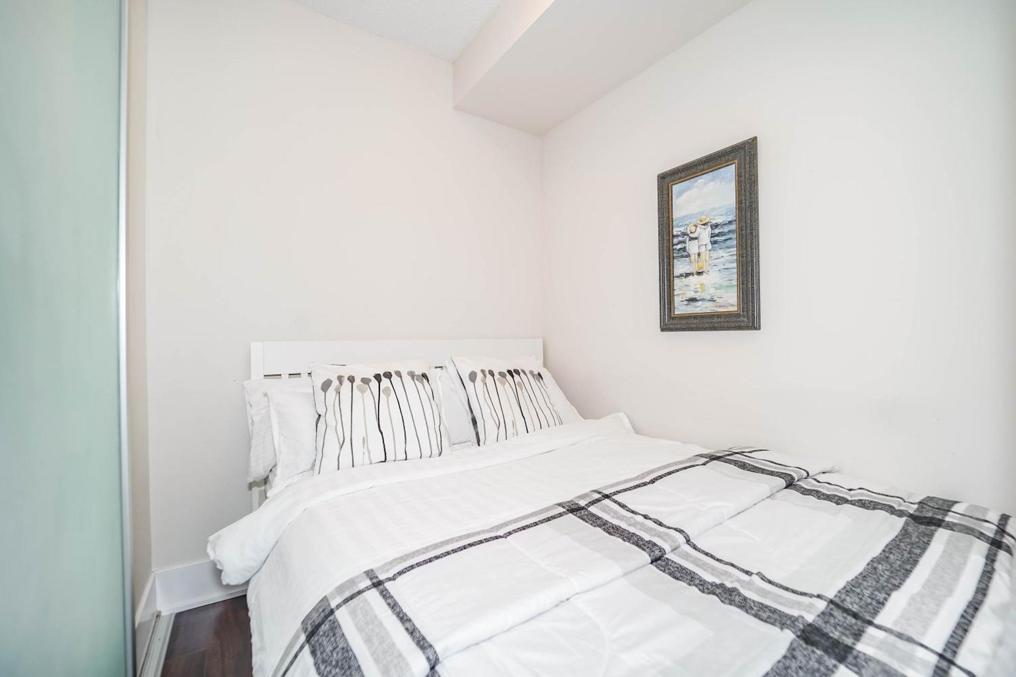 Chol Furnished Suites Heart Of Downtown Toronto, 2 Beds, Free Parking, Cn Tower View Dış mekan fotoğraf