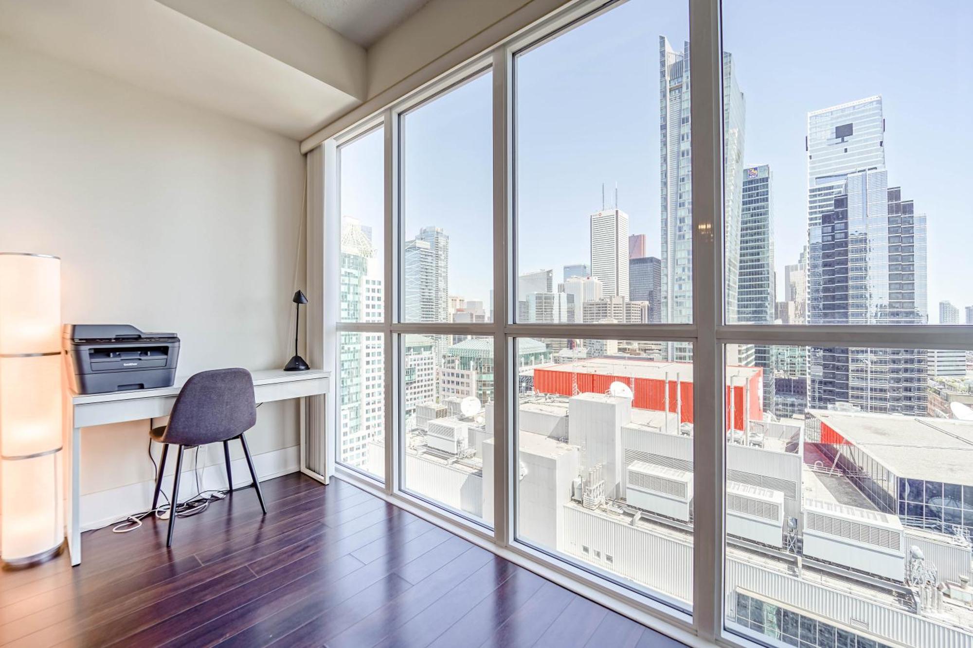 Chol Furnished Suites Heart Of Downtown Toronto, 2 Beds, Free Parking, Cn Tower View Dış mekan fotoğraf