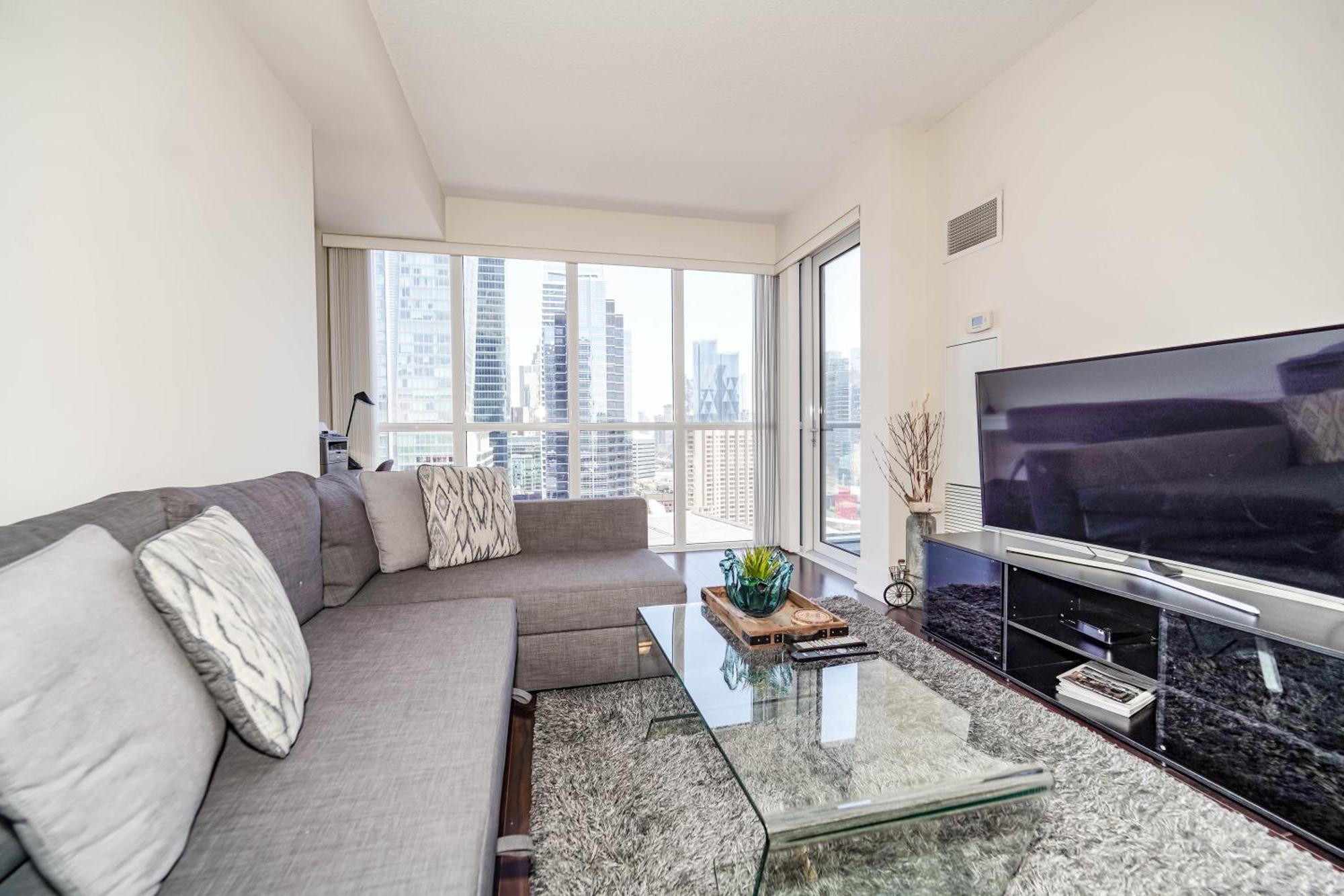Chol Furnished Suites Heart Of Downtown Toronto, 2 Beds, Free Parking, Cn Tower View Dış mekan fotoğraf