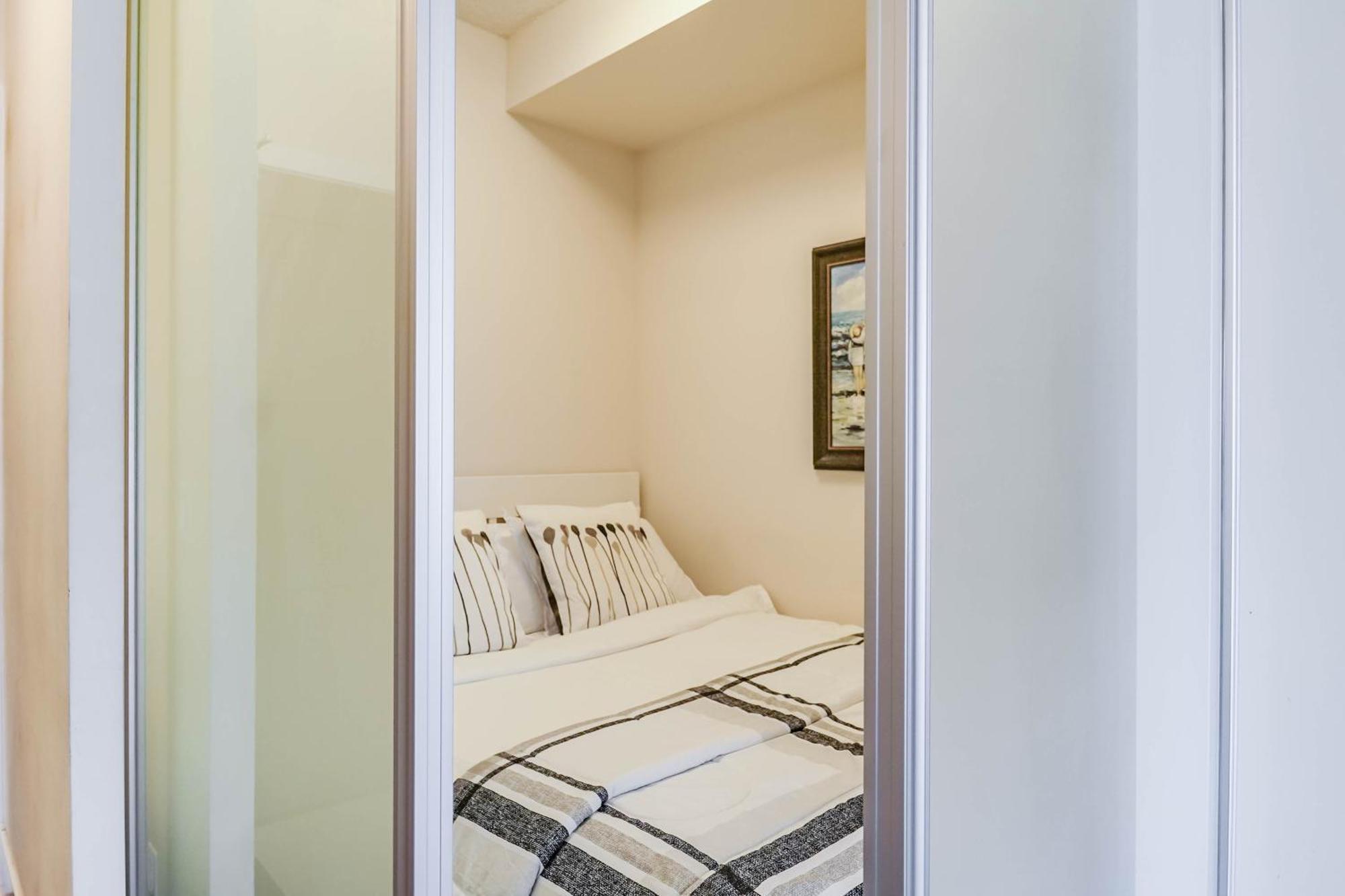 Chol Furnished Suites Heart Of Downtown Toronto, 2 Beds, Free Parking, Cn Tower View Dış mekan fotoğraf