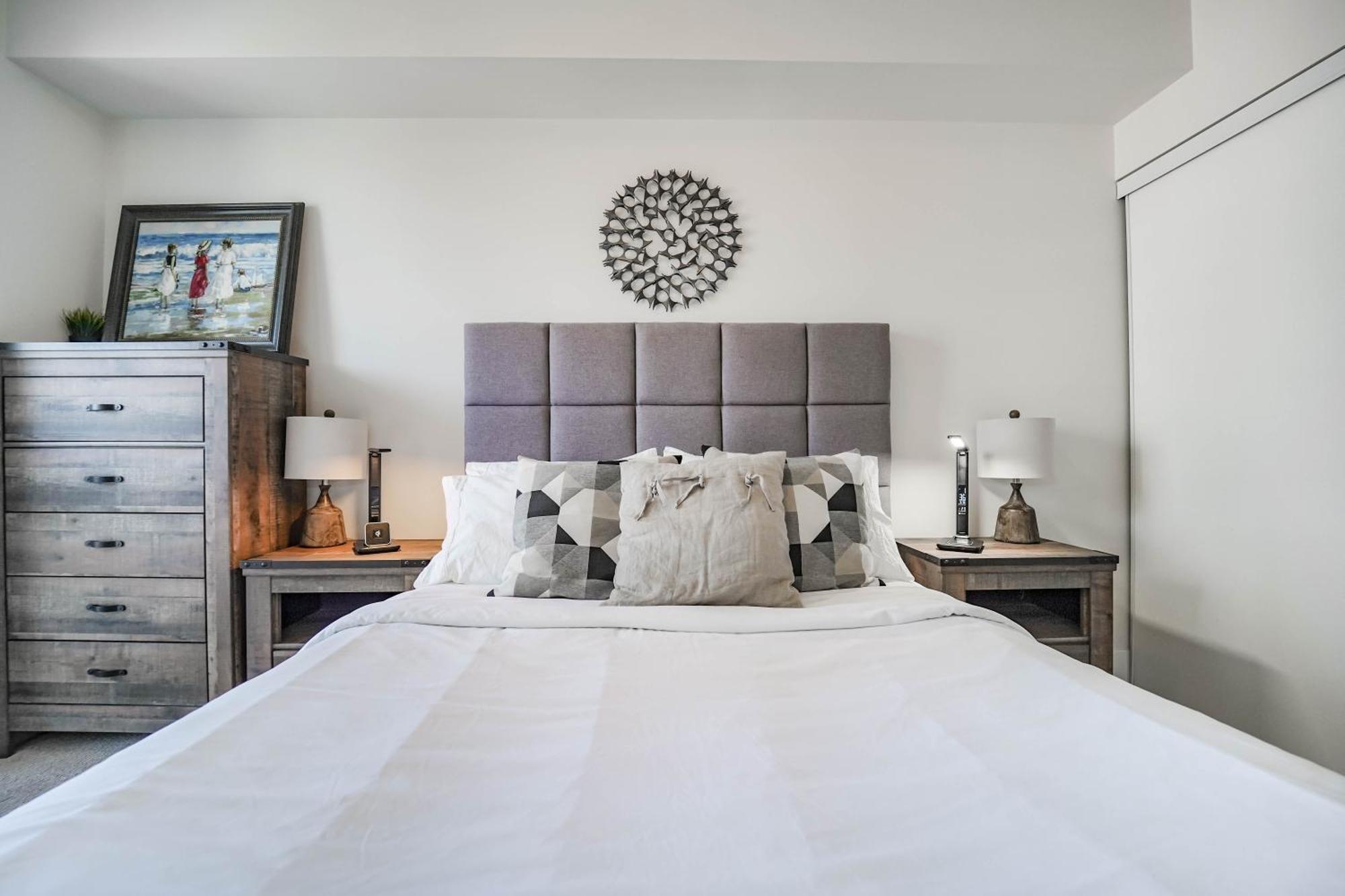 Chol Furnished Suites Heart Of Downtown Toronto, 2 Beds, Free Parking, Cn Tower View Dış mekan fotoğraf